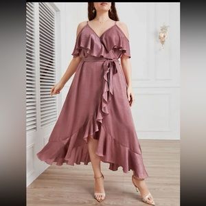 Plus Size Cold Shoulder Dress- missing belt